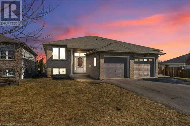 House For Sale in 38, Golden Acres Drive, West Lincoln Township, Ontario