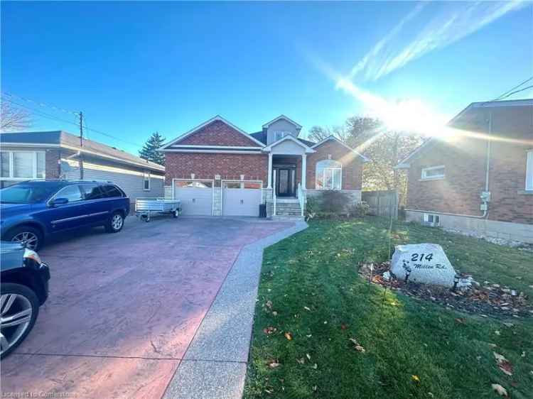 House For Sale in Hamilton, Ontario