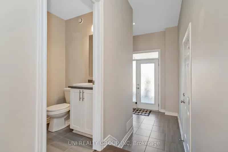 Riverside South 3 Bed 3 Bath Townhome - 2130 Sqft