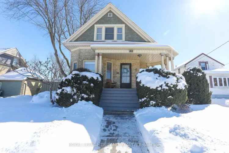 42 Metcalfe Street East Strathroy - Charming Queen Anne Victorian Home