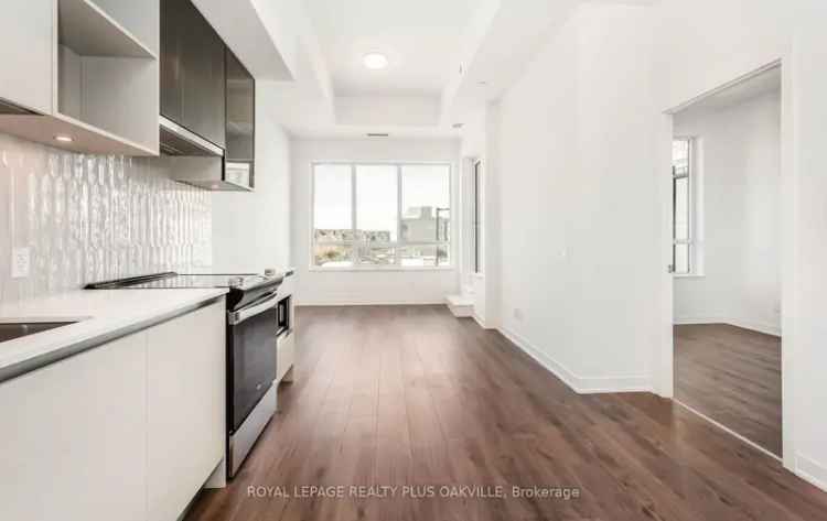 Condo For Sale in 405, Dundas Street West, Whitby, Ontario