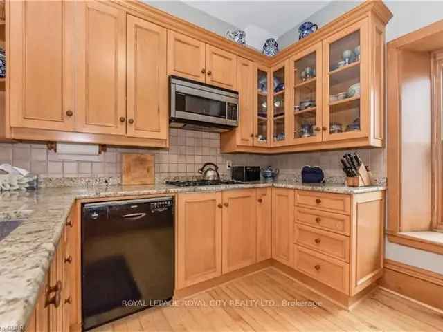 House For Sale in Centre Wellington, Ontario