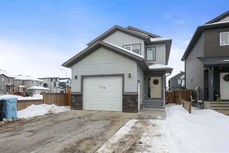 4-Bed Abasand Home Under 500K - Luxury Vinyl, Ensuite, Heated Garage