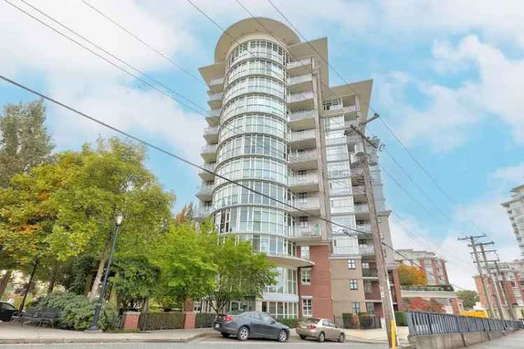 King Edward Village Condo 1 Bed + Den Near Parks Schools Transit