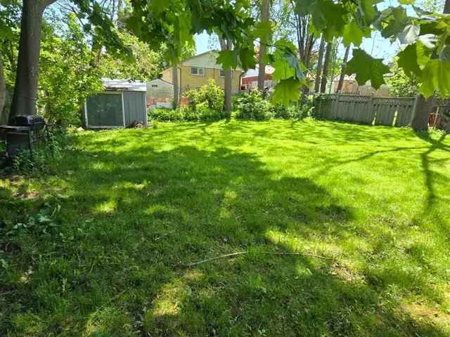 House For Sale in 49, Marshall Street, Waterloo, Ontario