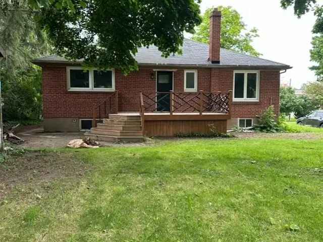 House For Sale in Mississauga, Ontario