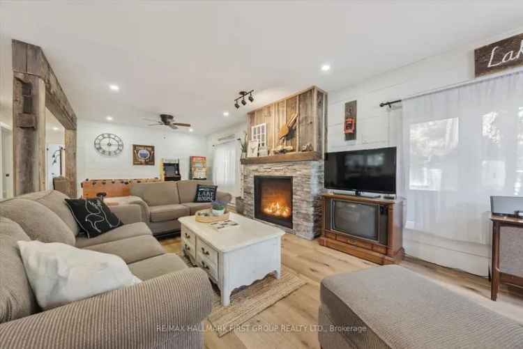 3 Bedroom 2 Bathroom Lakefront Bungalow Fully Renovated