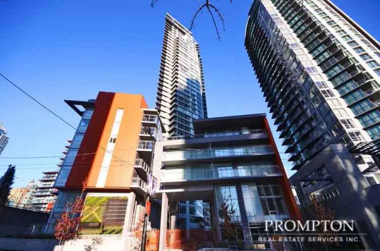 Luxury Vancouver Apartment with Water Views