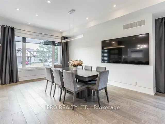 House For Sale in Mississauga, Ontario