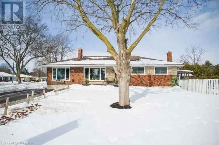 Buy bungalow at 3 Joysey Street with 2 bedrooms and hot tub