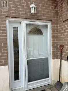 2 Bedroom Apartment 67m2 Mississauga Bright Peaceful Lower Level Suite