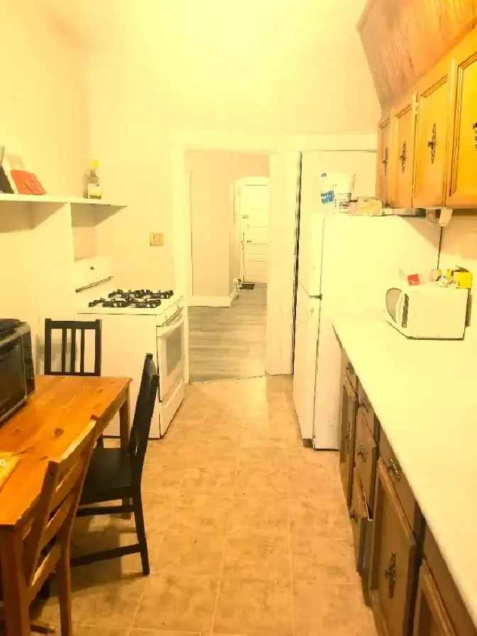 For Rent: 2-Bedroom Suite, FURNISHED! (Downtown)