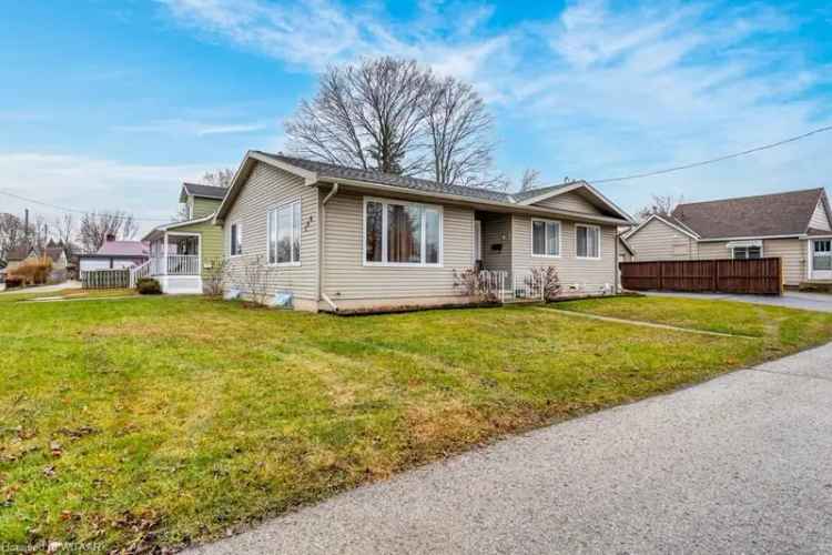 House For Sale in Delhi, Ontario