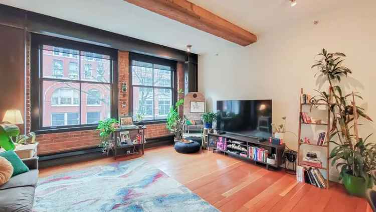 Gastown Loft 812 sqft Downtown Vancouver Condo for Sale