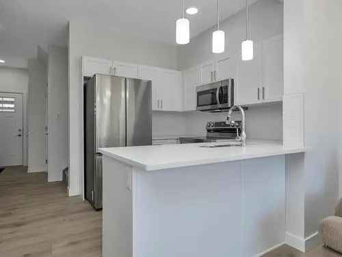 Townhouse For Sale In The Orchards At Ellerslie, Edmonton, Alberta