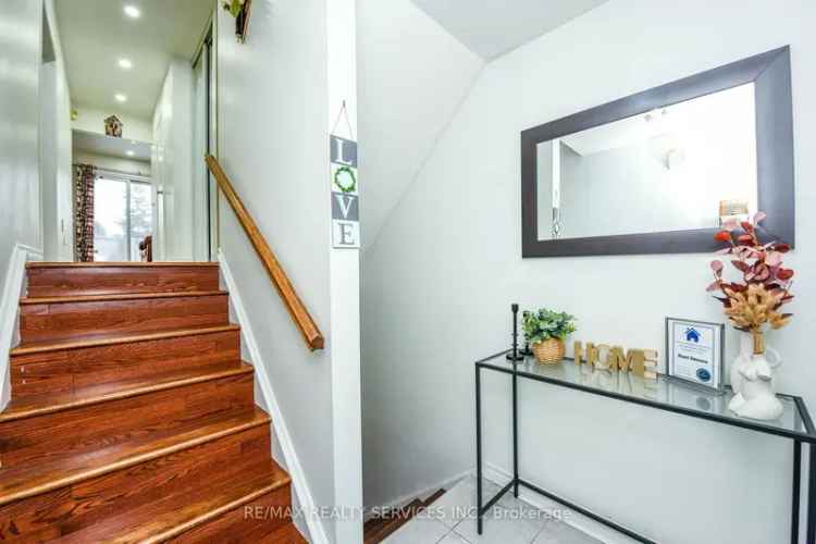 Beautiful Townhouse Great Starter Home for First Time Buyers Seniors and Young Families