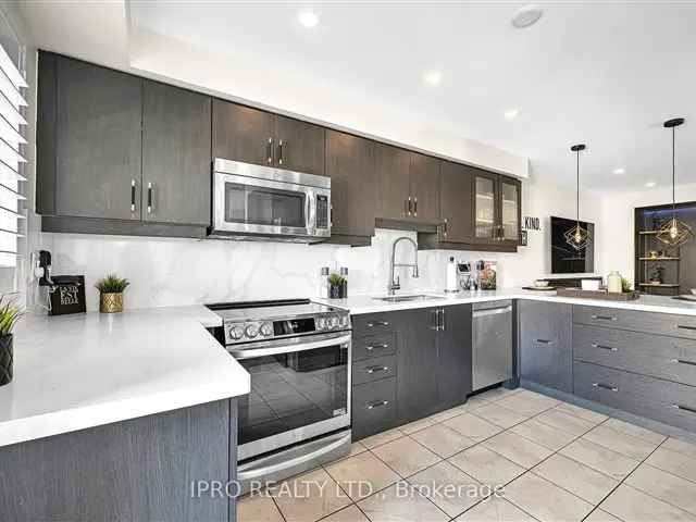 Townhouse For Sale in Milton, Ontario