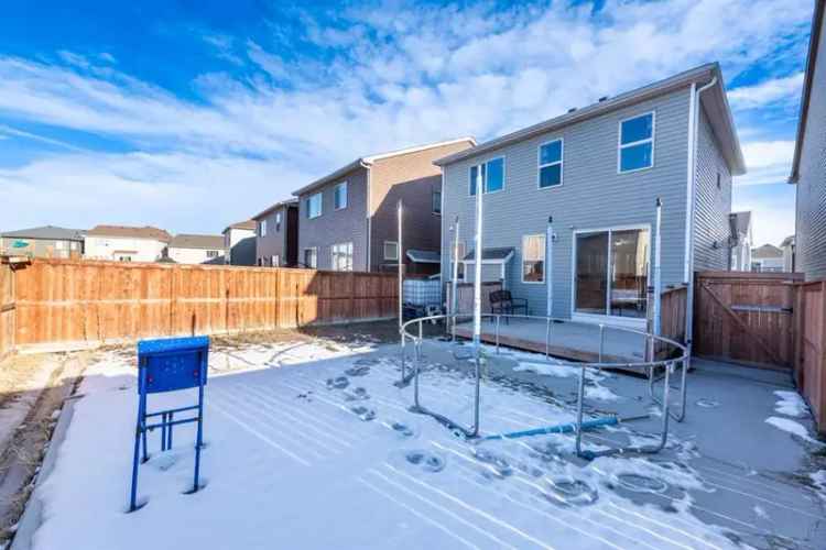 House For Sale in Calgary, Alberta