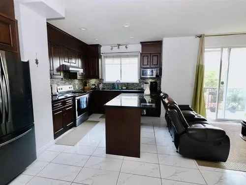 4 Bedroom Townhouse In Newton Surrey BC