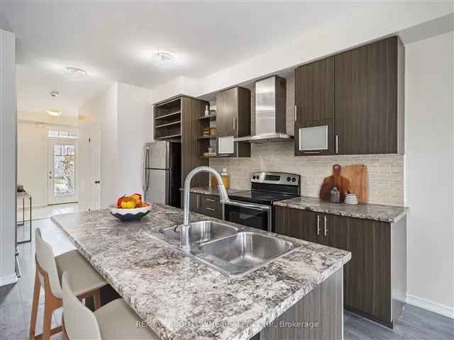 Townhouse For Sale in Niagara Falls, Ontario