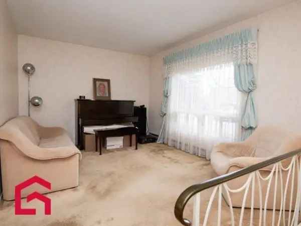 1972 Bungalow for Sale Furnished near Parc de l'Amitie