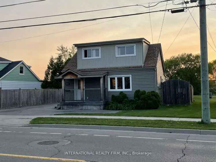 House For Sale in Hamilton, Ontario