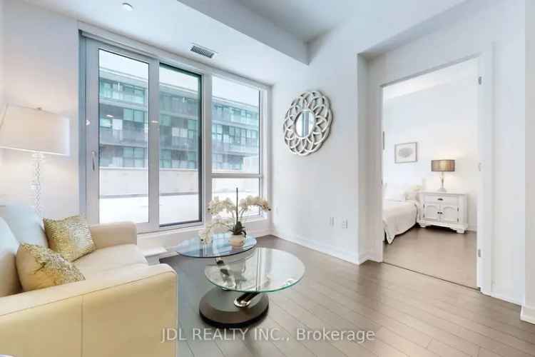 Luxury 2 Bed 2 Bath Suite in Midtown Toronto