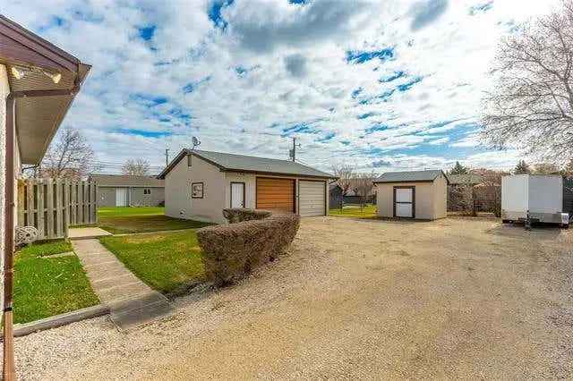 1300 Sq Ft Bungalow w Double Garage - Updated