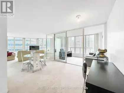 3 rooms apartment of 646 m² in Toronto