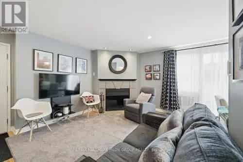Townhouse For Sale in Blossom Park Ottawa