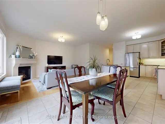 House For Sale in Aurora, Ontario