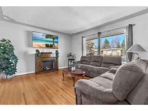 House For Sale In Charleswood, Calgary, Alberta