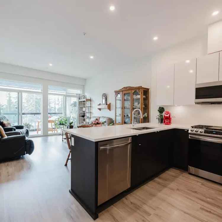 Luxury Abbotsford Condo with Stunning Views and Modern Amenities