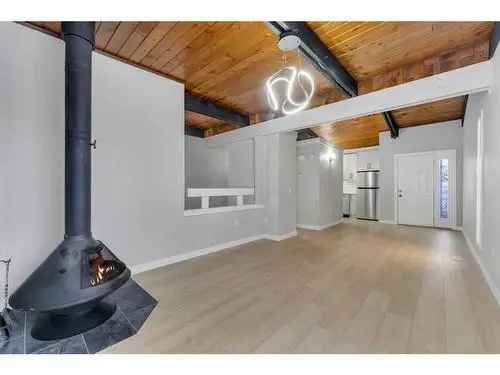 Fully Renovated Half Duplex in Calgary