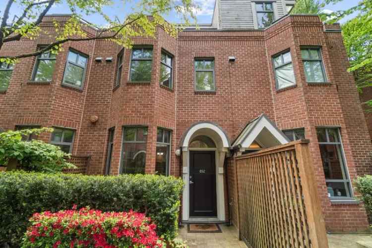3 Bed 3 Bath Townhome in Boxwood Green Complex