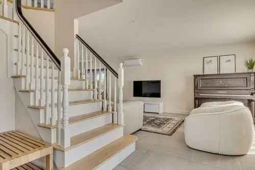 6-Bedroom Home with Heated Pool and Spa in Charlesbourg