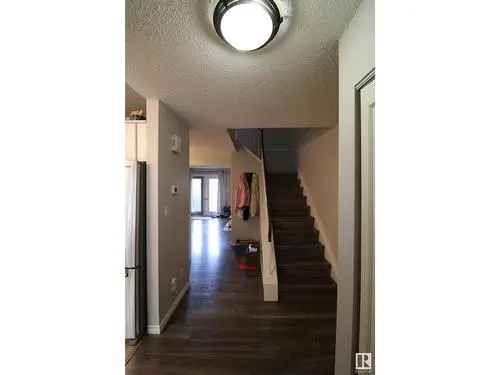 3 Bedroom Townhouse For Sale in Edmonton