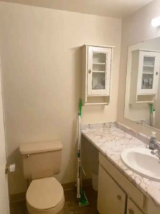 Private Room for Sublet, West Broadway - Female Only