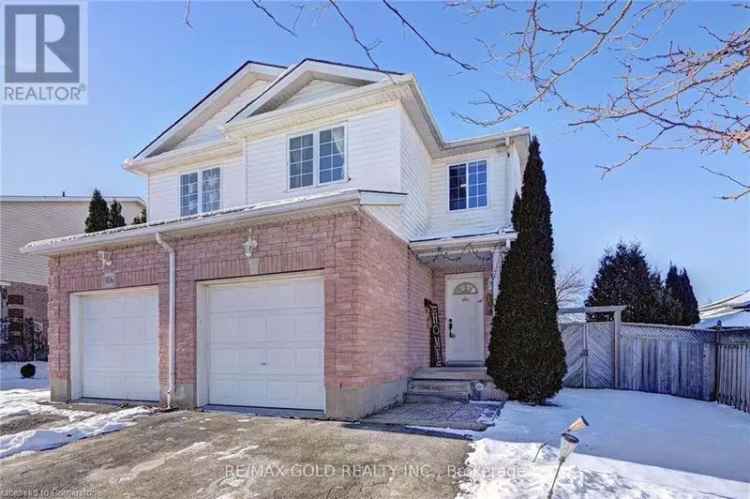 Beautiful Semi Detached Home South Cambridge 3 Bedrooms Garage Backyard Hot Tub