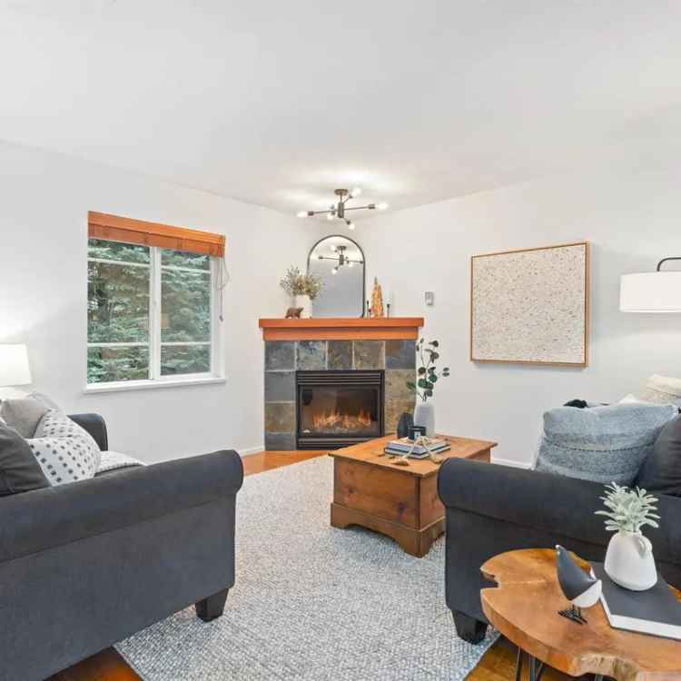 Pemberton Townhome for Sale: 3 Bed, 2 Bath End Unit