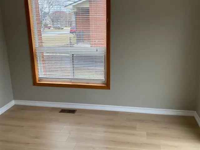 House For Rent in Hamilton, Ontario