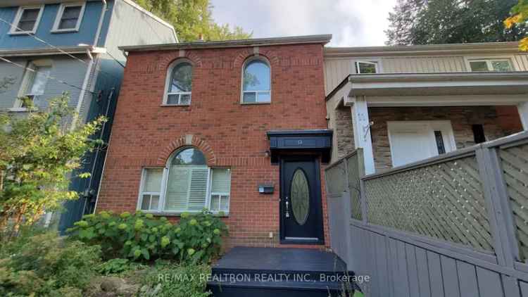 House For Sale in Toronto, Ontario