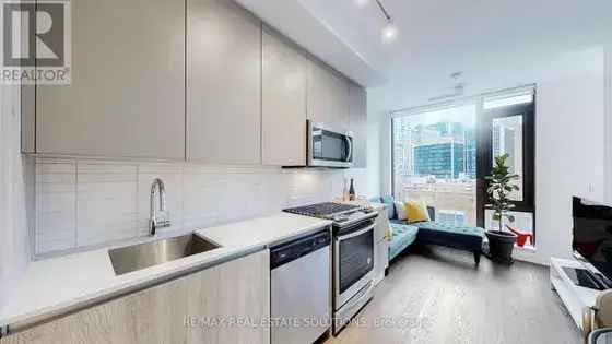 1 room apartment of 80 m² in Toronto