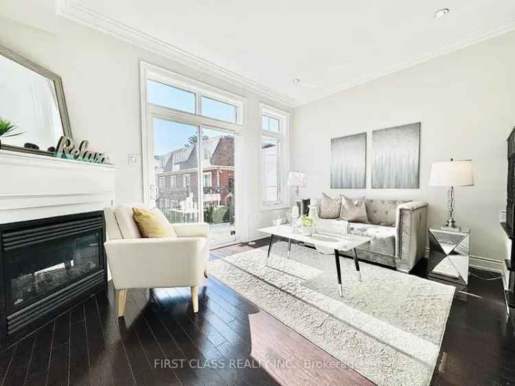 House For Sale in Toronto, Ontario