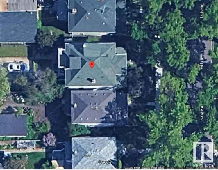 1920s 2.5 Story Home 5 Suites Hardwood Floors Updated