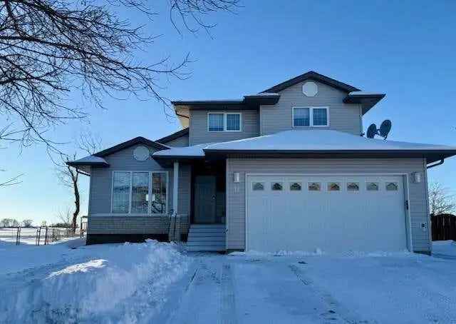 Executive Home near Virden with New Kitchen