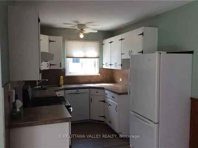 House For Sale in Deep River, Ontario