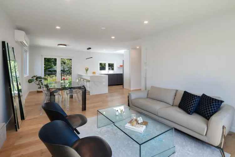 Windsor Park Family Home 5 BDRM 2 Suite Fully Renovated