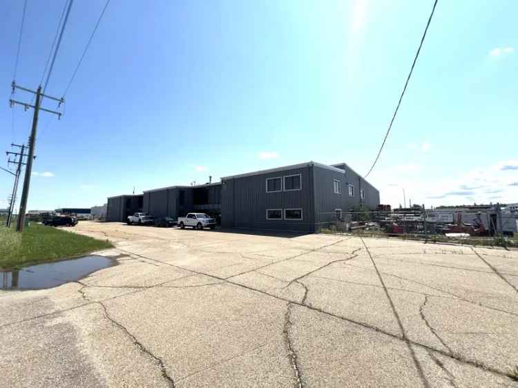 Rent Warehouse near Edmonton International Airport with Storage Yard