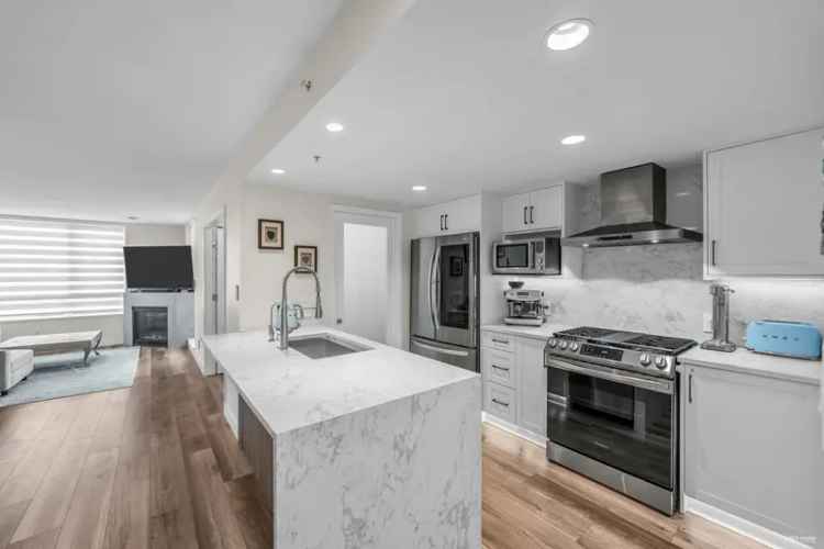 2 Bed 2 Bath False Creek Condo - Granville Island